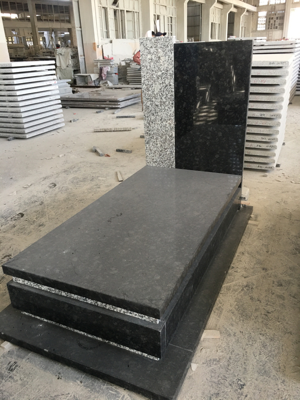 Monument-210414017
