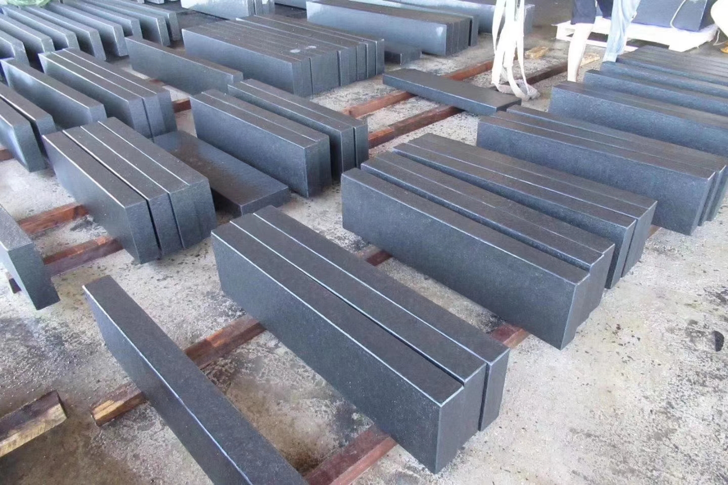 VN Black Basalt Paving Stone Vietnam Black Basalt Good Price 