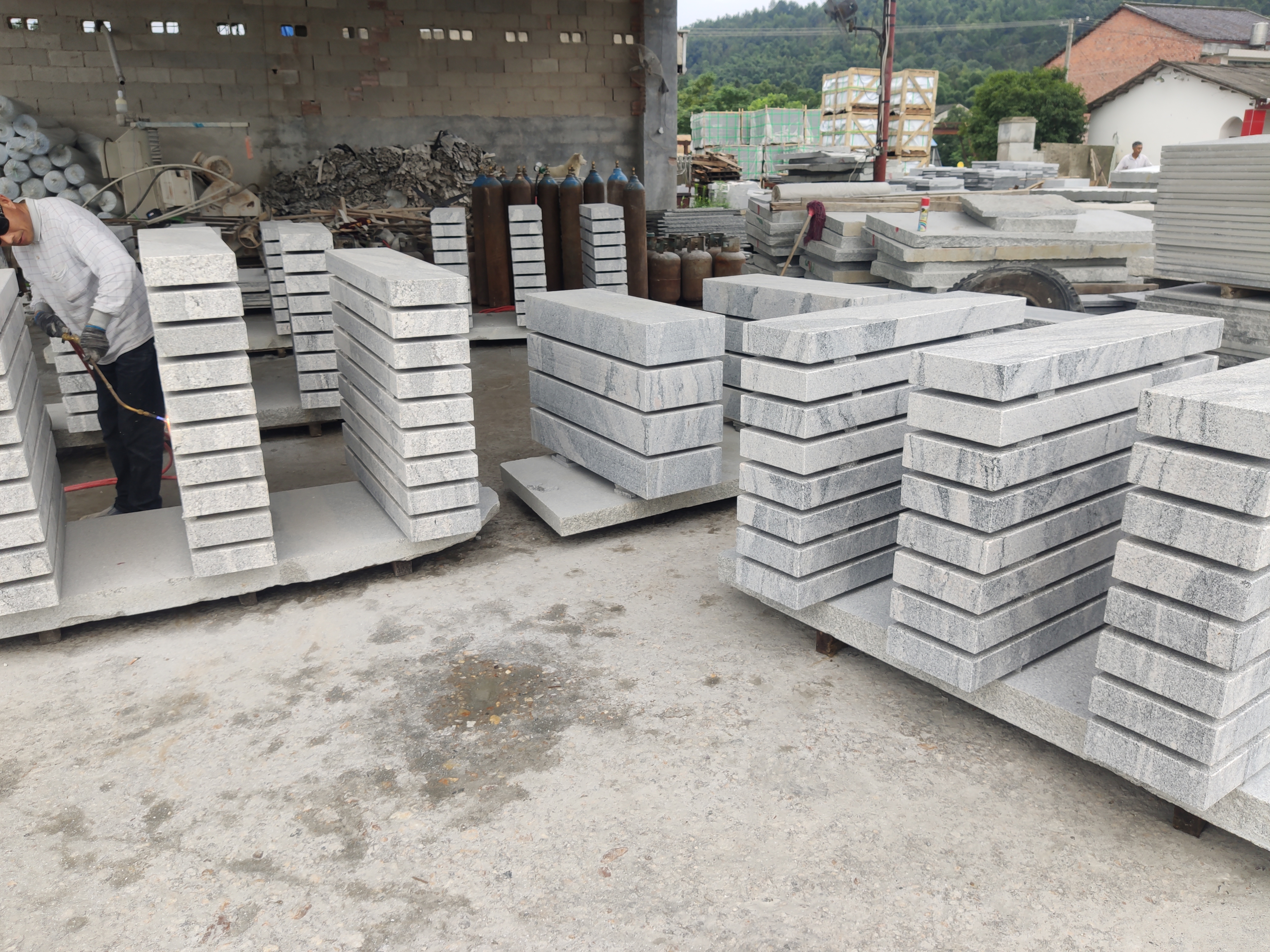 Royal Santiago Granite Chinese Granite Flooring Tiles Granite Slabs Grey Granite Steps